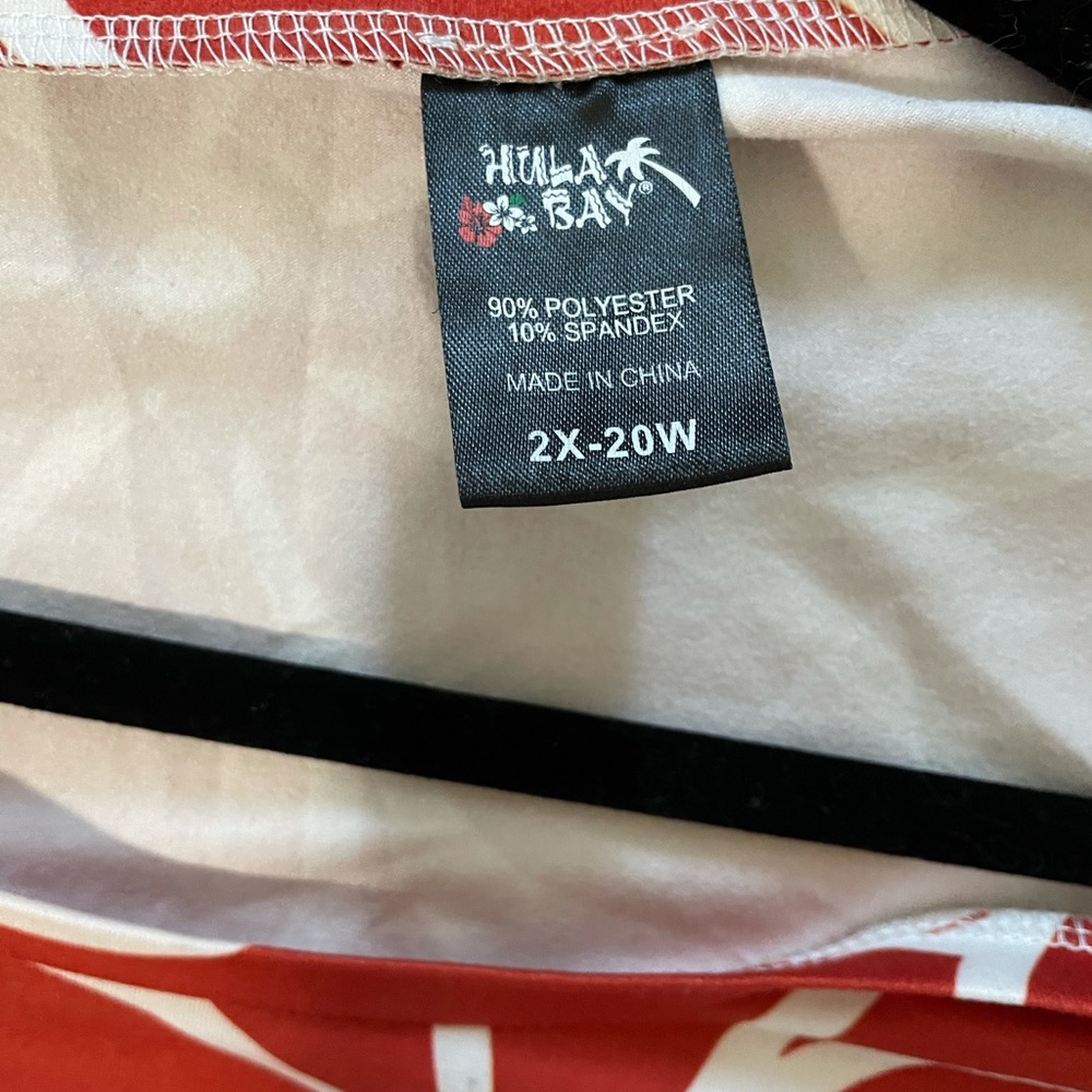 Hawaiian top, barely worn.